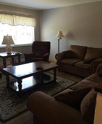 3rd image of 3101 Rock Crest Dr