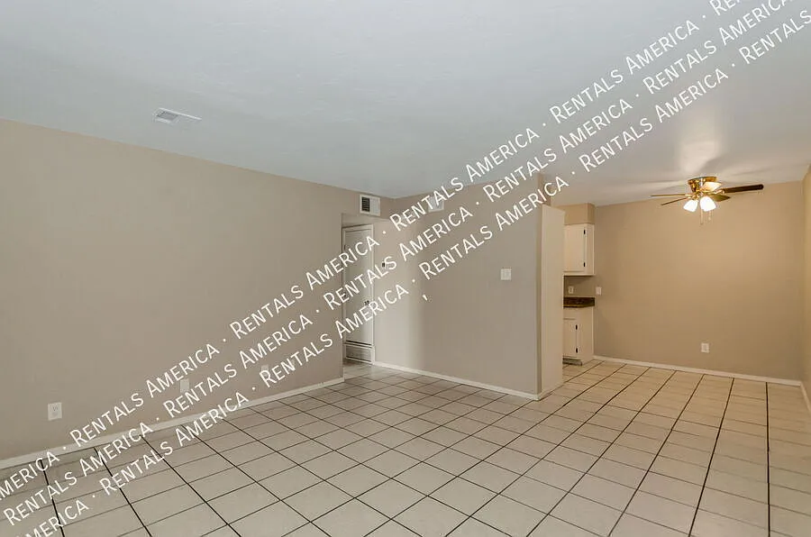Great location- Large one bedroom condo — Photo 4