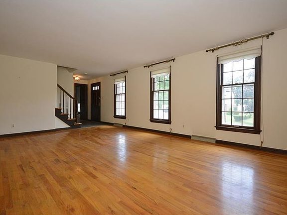 3rd image of 2568 N Lightwood Ave