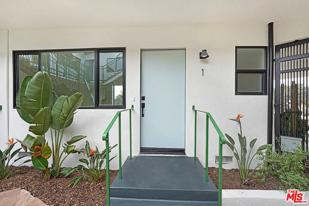 16185 W Sunset Blvd — Photo 2