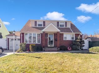 1042 Field Rd, Union, NJ 07083