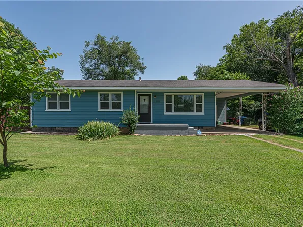 3016 W Mount Comfort Rd, Fayetteville, AR 72704