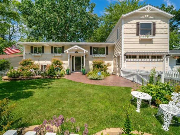 506 Washington Park Blvd, Michigan City, IN 46360