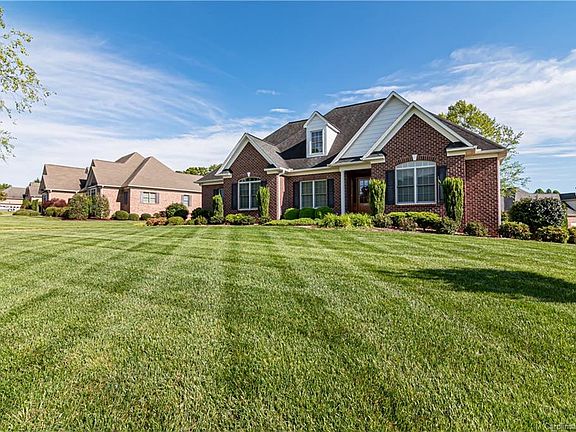2nd image of 605 Laurel Valley Way
