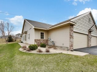 1240 Highridge Ct, Saint Paul, MN 55109