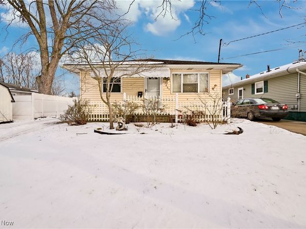 2065 Hackberry St, Akron, OH 44301