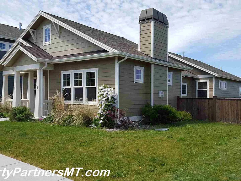 3157 Spring Ridge Dr — Photo 1