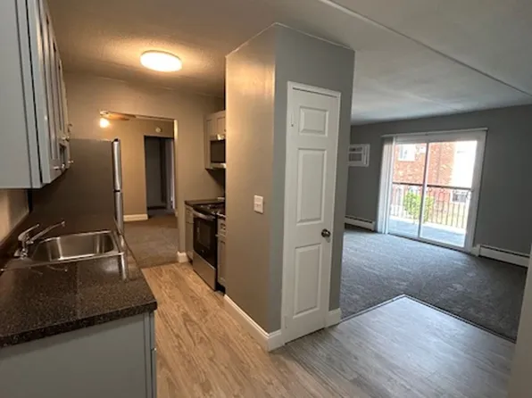 Presidential square apartments, 640 South Ave #D03, Clifton Heights, PA 19018