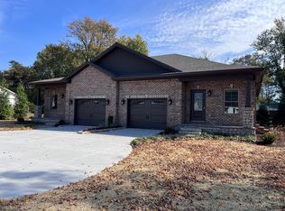 235 Guthrie Dr #B, Bardstown, KY 40004