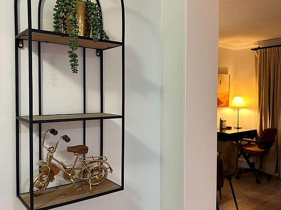 2nd image of 2951 S Bayshore Drive #805