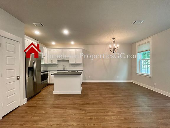 2nd image of 206 N De Villiers St