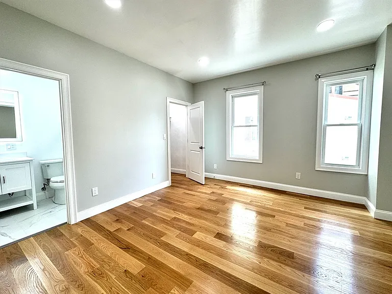 56 Pinckney St #1 — Photo 7