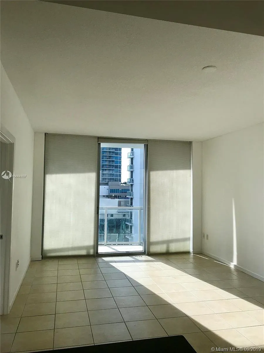 Building Photo - 1050 Brickell Ave #1704