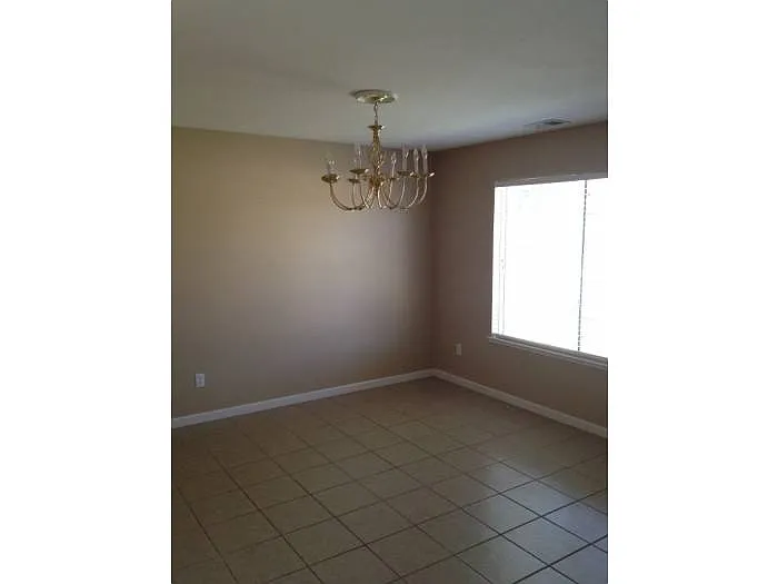 2020 Floral Ct photo 1