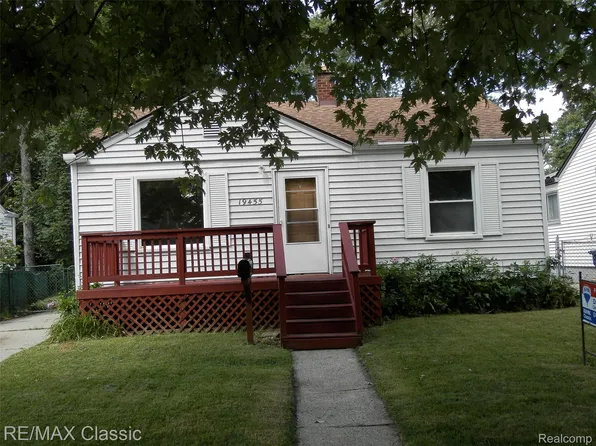 19455 Woodworth, Redford, MI 48240