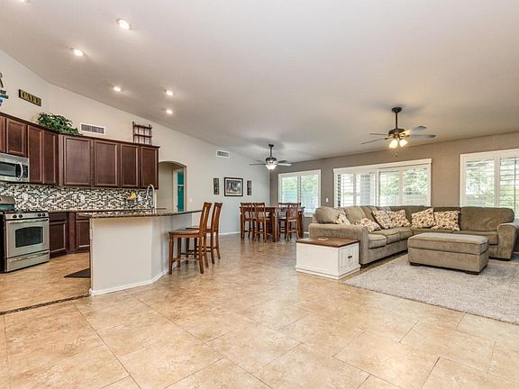 4th image of 18468 W Banff Ln