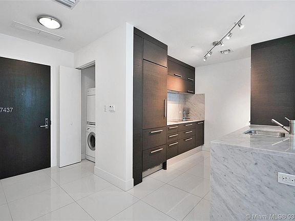 2nd image of 900 Biscayne Blvd #5408