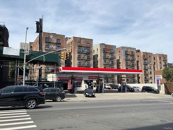 5th image of 4260 Broadway APT 210