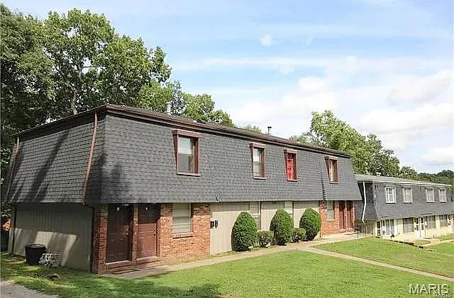 2 bed, 1.0 bath, 900 sqft, $975 — Photo 2