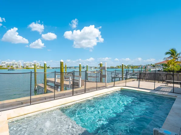 7885 Boca Ciega Dr, Saint Petersburg, FL