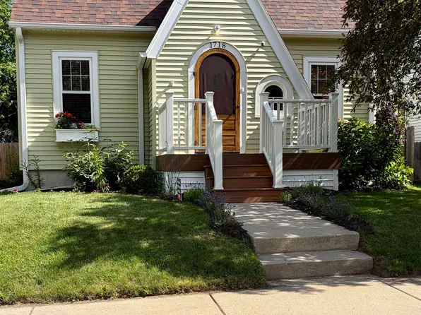 1718 Schlimgen Ave, Madison, WI 53704