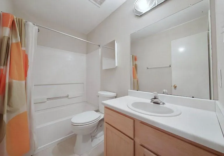 8016 Golf Green Cir — Photo 16