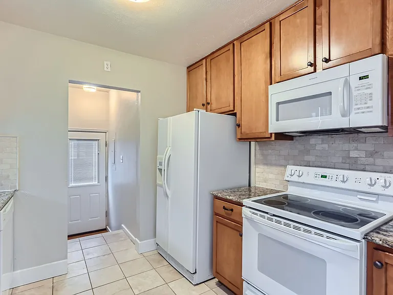 849 Grape St — Photo 6