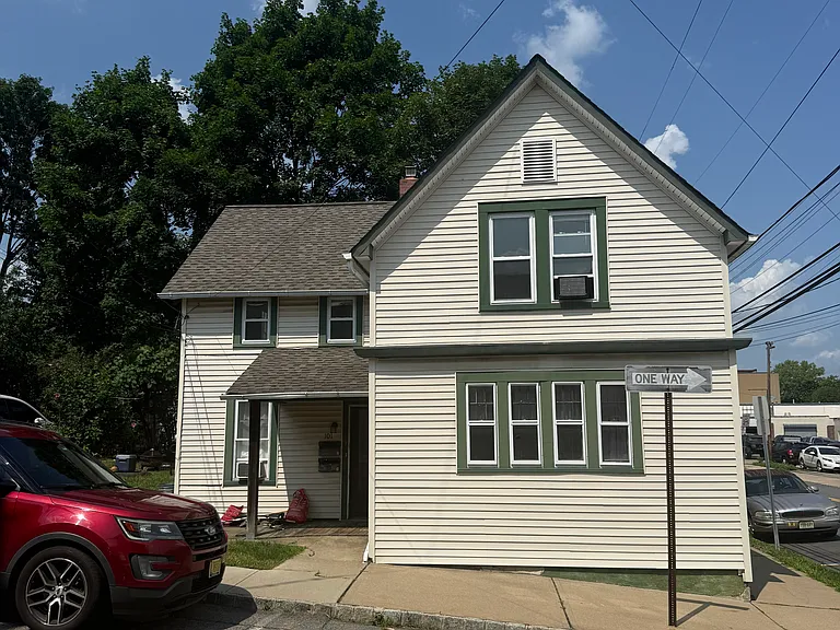 101 Birch St #2 — Photo 10