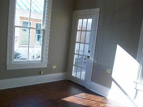3rd image of 319 Delaware St
