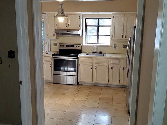 5th image of 1314 N Dupont St