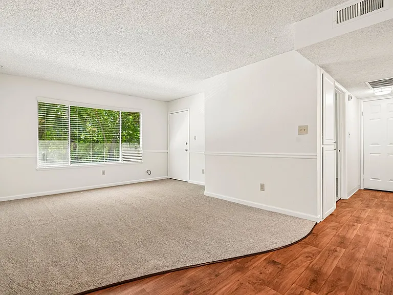 Northridge Terrace Apartments at 4900-4948 Stamas Lane, Fair Oaks California — Photo 14