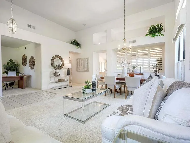 5060 Avenida De La Plata — Photo 11