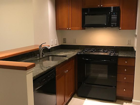 5th image of 400 Beale St APT 610