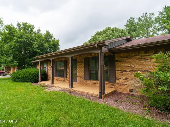 405 Dogleg Dr, Livingston, TN 38570