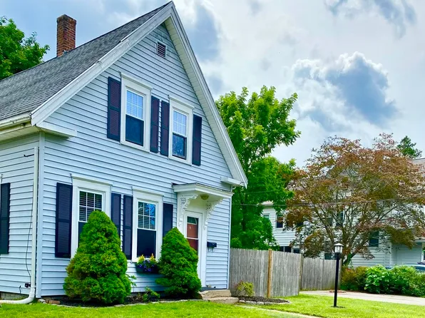 34 Vernon St, Whitman, MA 02382