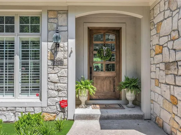 2245 W 118th Ter, Leawood, KS 66211