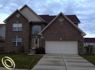 17270 Snapdragon Dr, Brownstown, MI 48173