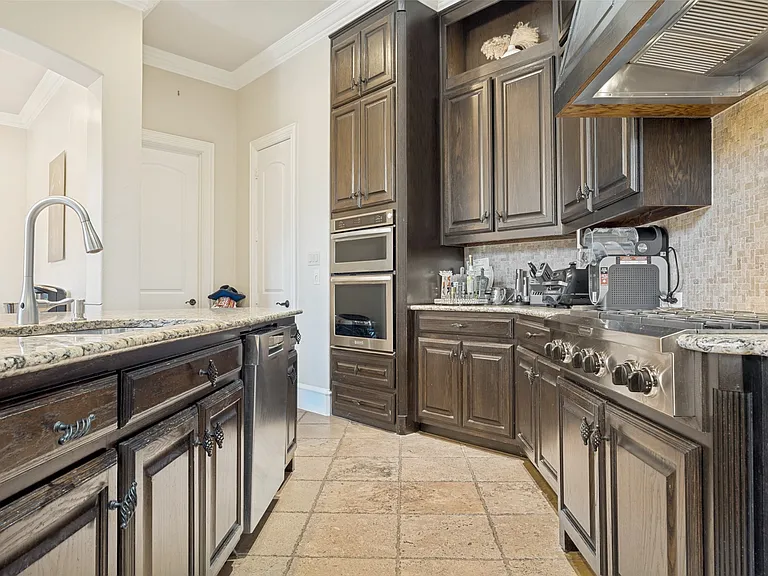 4828 Pyramid Dr — Photo 9