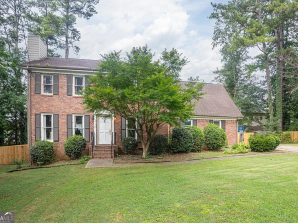 3170 Pine Cove Ct SW, Lilburn, GA 30047
