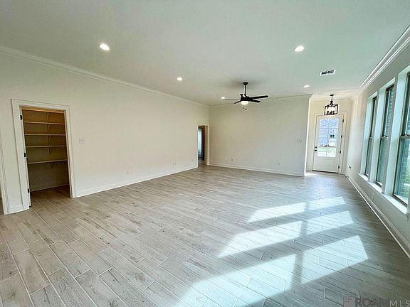 3rd image of 1224 Lakehaven Dr
