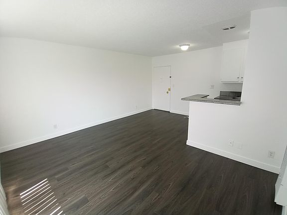 3rd image of 12327 Greene Ave #6