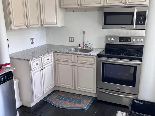 248 Summer St #Top, Plymouth, MA 02360