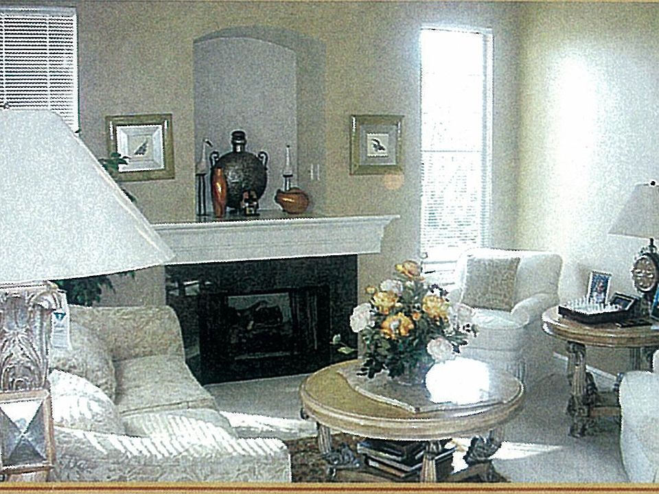 Living Room with Gas Fireplace