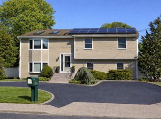 263 N Bicycle Path, Selden, NY