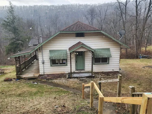 753 Rich Valley Rd, Emporium, PA 15834