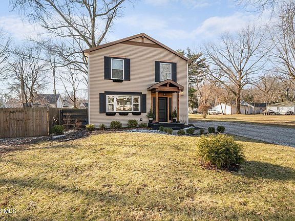 2nd image of 5131 Bainbridge Rd