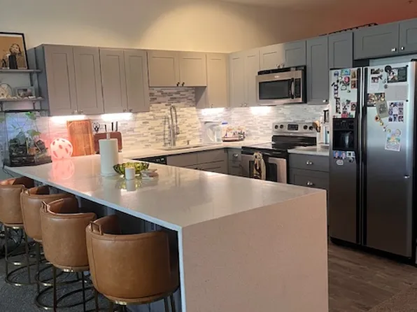 526 1st Ave S APT 415, Seattle, WA 98104