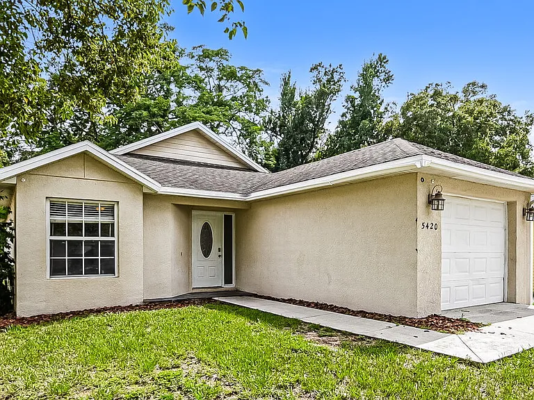 5420 Blue Grass St — Photo 3