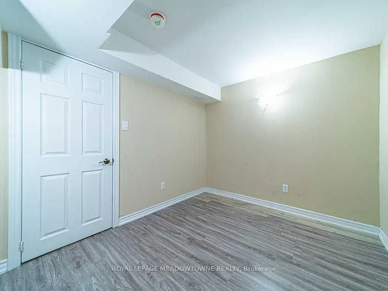 1036 Yates Dr — Photo 8