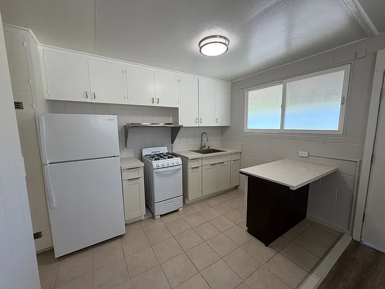 2750 Date St — Photo 10